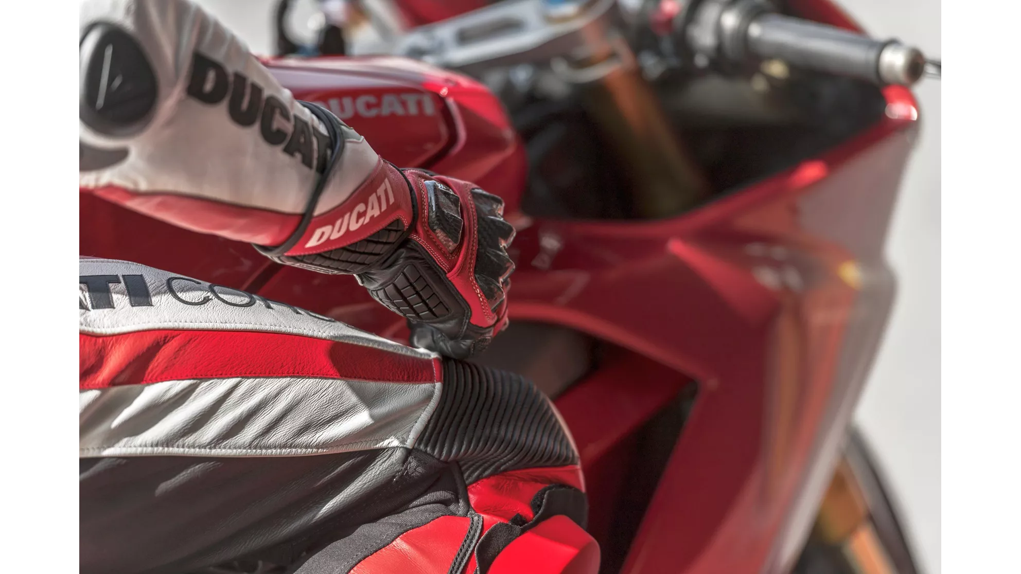 Ducati Panigale V4 - Image 8 Ducati Panigale V4 - Image 8