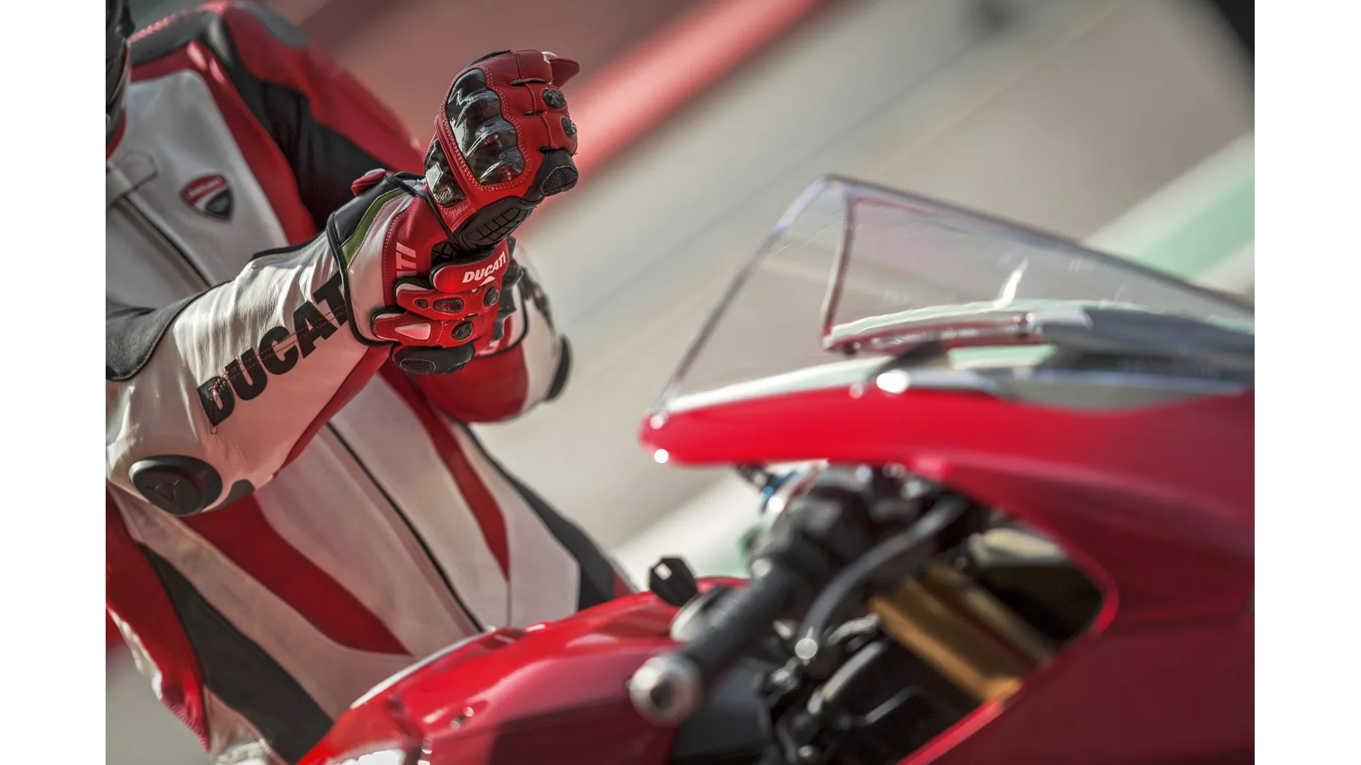 Ducati Panigale V4 - Image 11 Ducati Panigale V4 - Image 11