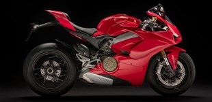 Ducati Panigale V4 2019 vs Ducati Panigale V4 Superleggera 2024