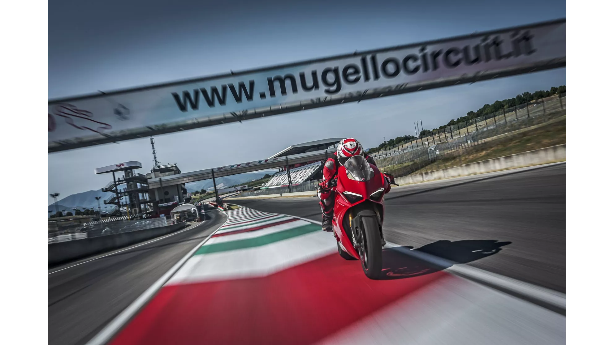 Ducati Panigale V4 S - Image 3 Ducati Panigale V4 S - Image 3