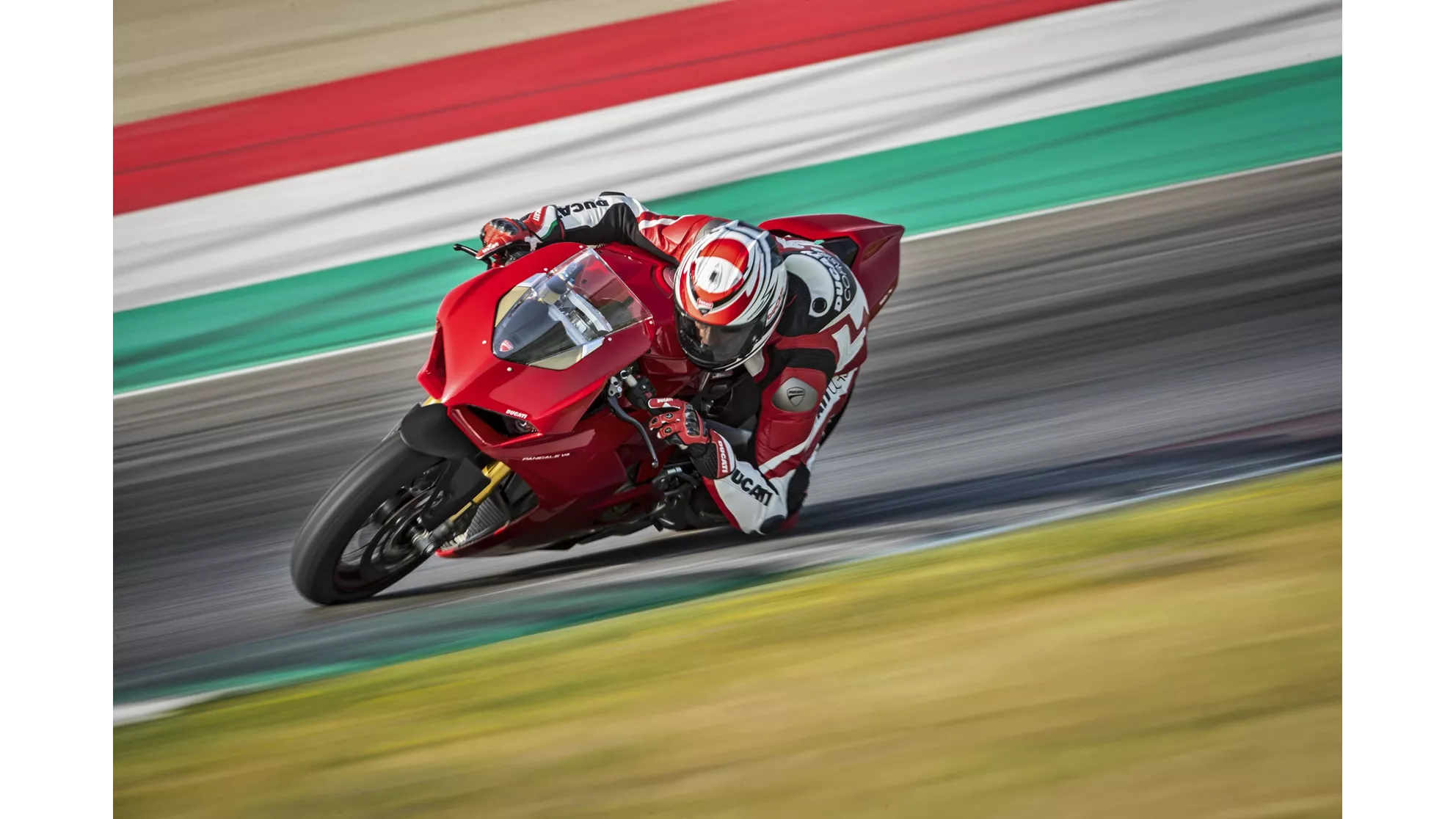 Ducati Panigale V4 S - Image 7 Ducati Panigale V4 S - Image 7