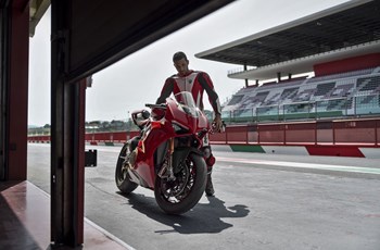 Ducati Panigale V4 S 2019 - Bild 20 Ducati Panigale V4 S 2019 - Bild 20