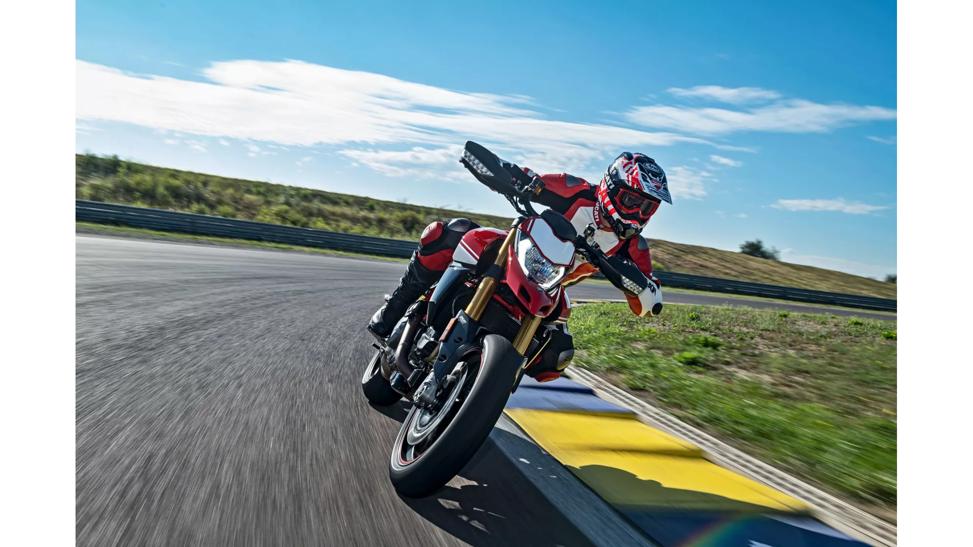 Ducati Hypermotard 950 SP - Image 4 Ducati Hypermotard 950 SP - Image 4