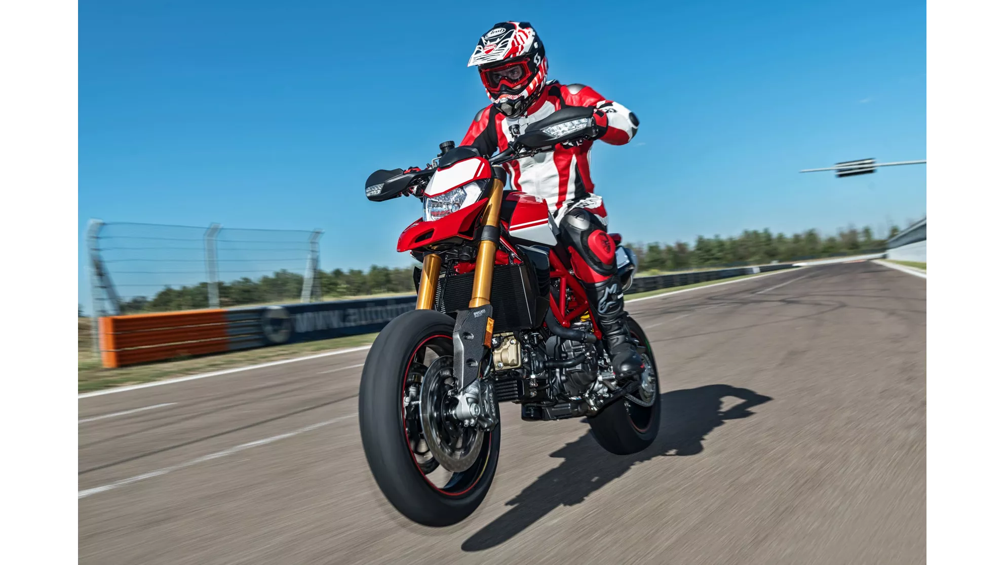 Ducati Hypermotard 950 SP - Image 5 Ducati Hypermotard 950 SP - Image 5