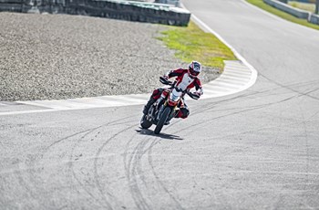 Ducati Hypermotard 950 SP 2019 - Bild 16 Ducati Hypermotard 950 SP 2019 - Bild 16