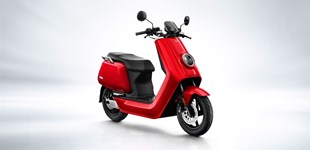 NIU NQi Cargo Extended Range 2022 vs NIU N Pro 2019