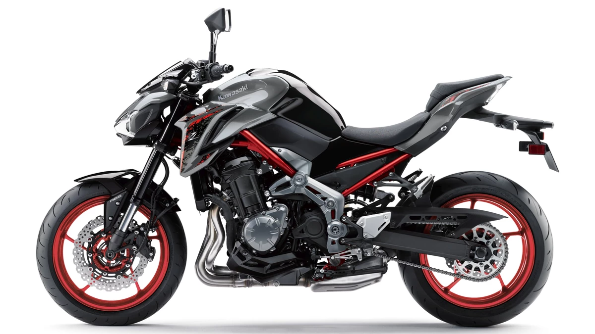 Kawasaki Z900 Bild 10: Kawasaki Z900