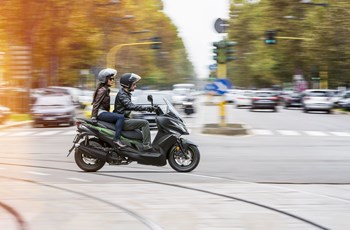 Kawasaki J300 2019 - Bild 2 Kawasaki J300 2019 - Bild 2