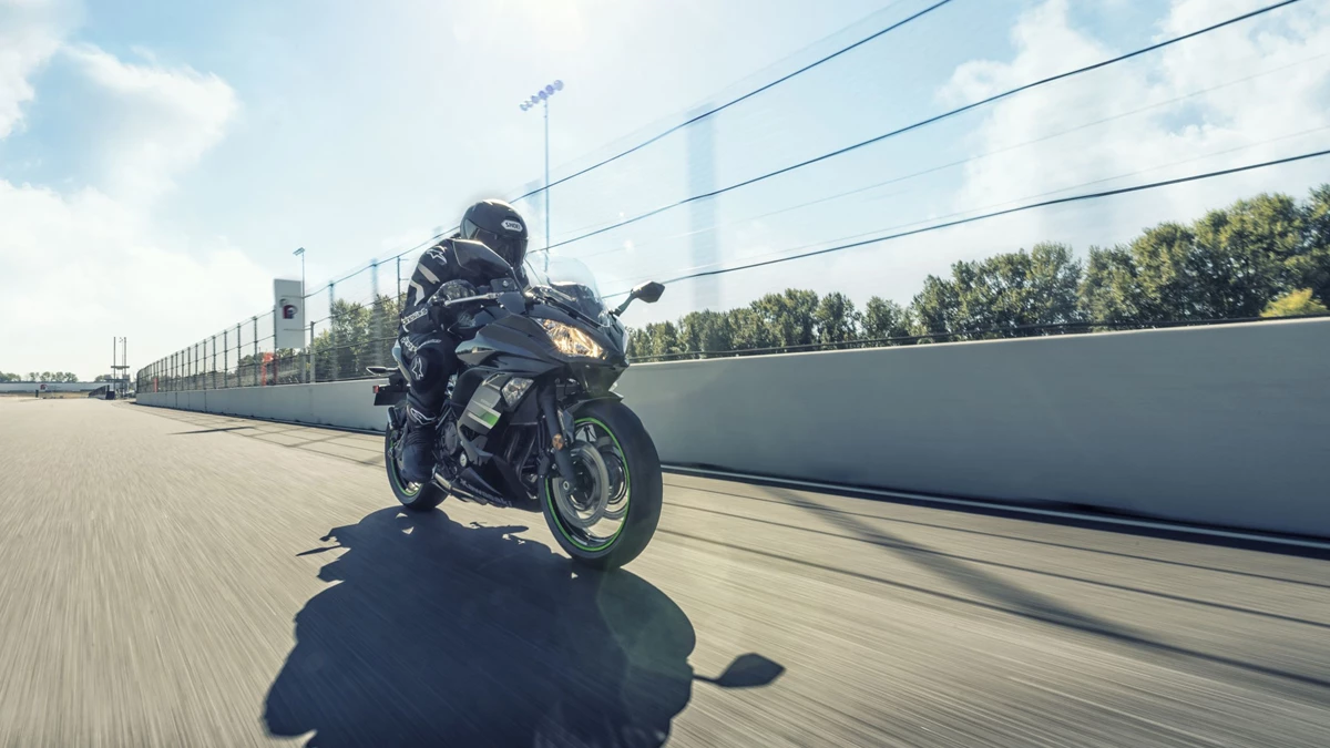 Kawasaki Ninja 650 Bild 10: Kawasaki Ninja 650