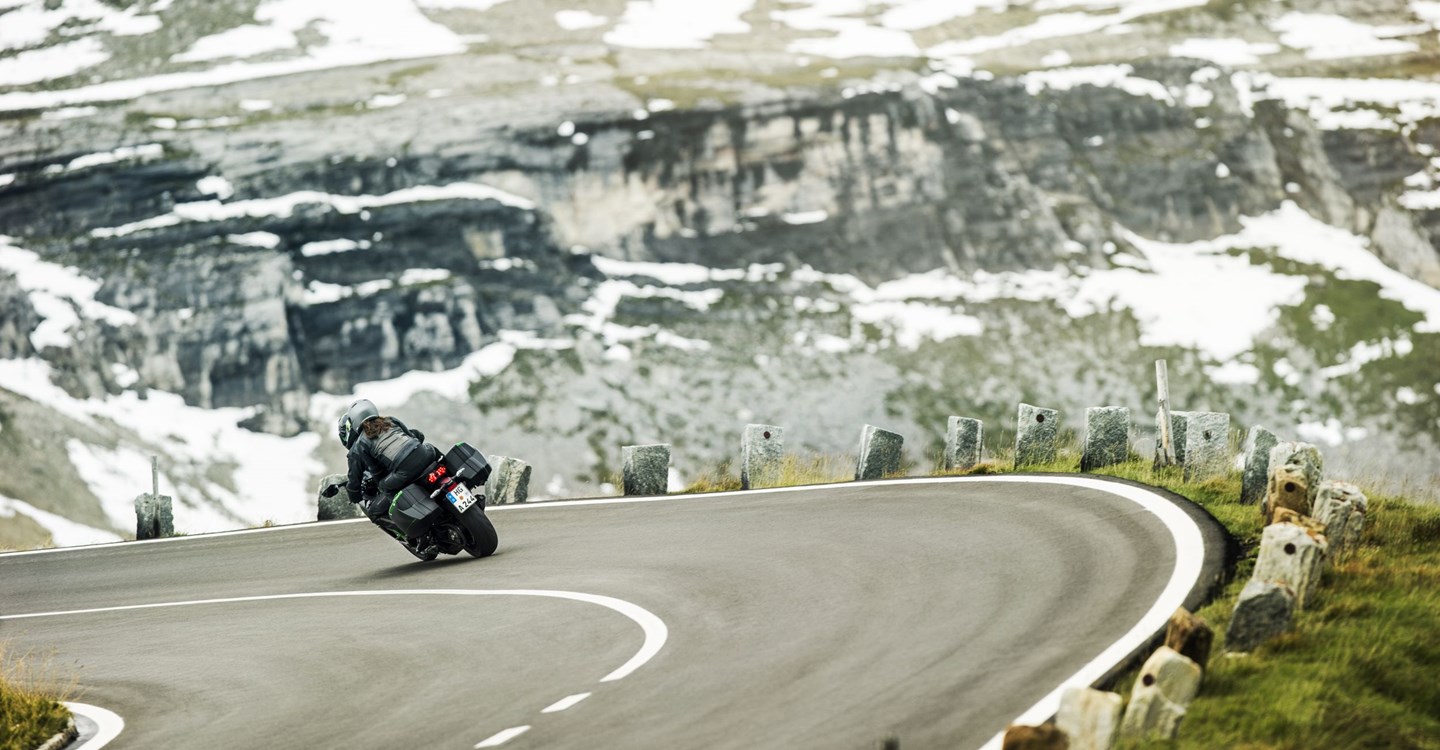 Kawasaki Ninja H2 SX