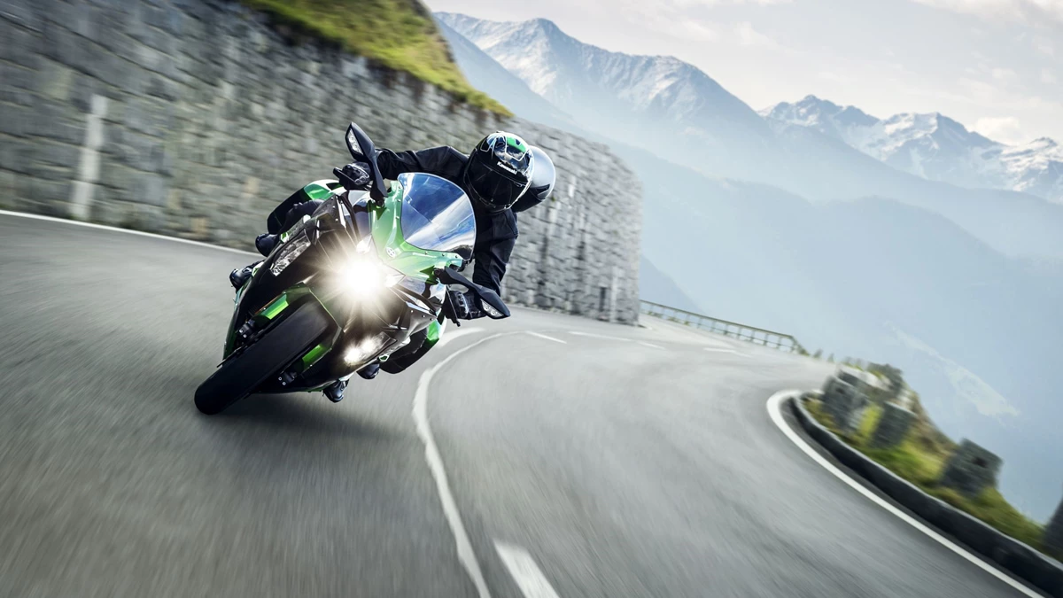 Kawasaki Ninja H2 SX SE Bild 16: Kawasaki Ninja H2 SX SE