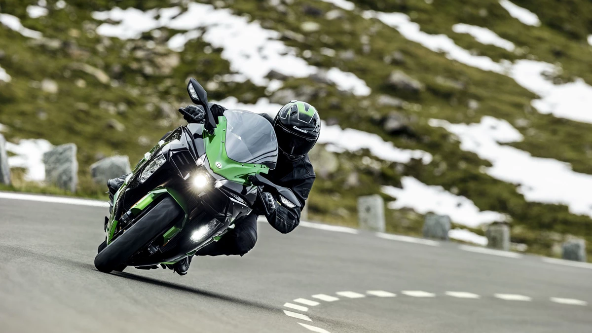 Kawasaki Ninja H2 SX SE Bild 22: Kawasaki Ninja H2 SX SE