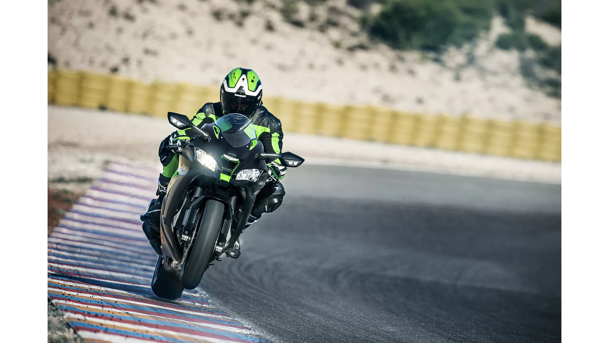 Kawasaki Ninja ZX-10R SE - Image 3 Kawasaki Ninja ZX-10R SE - Image 3
