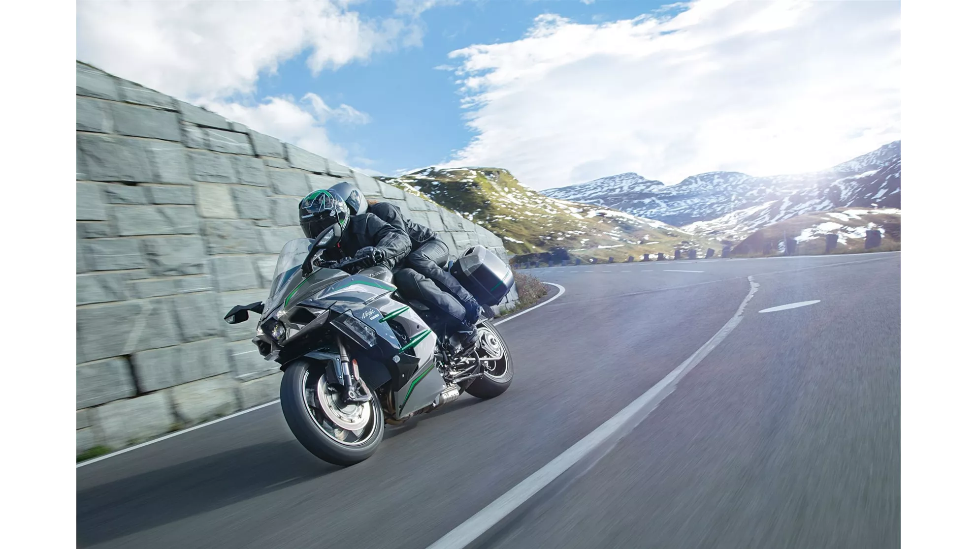 Kawasaki Ninja H2 SX SE+ - Image 2 Kawasaki Ninja H2 SX SE+ - Image 2