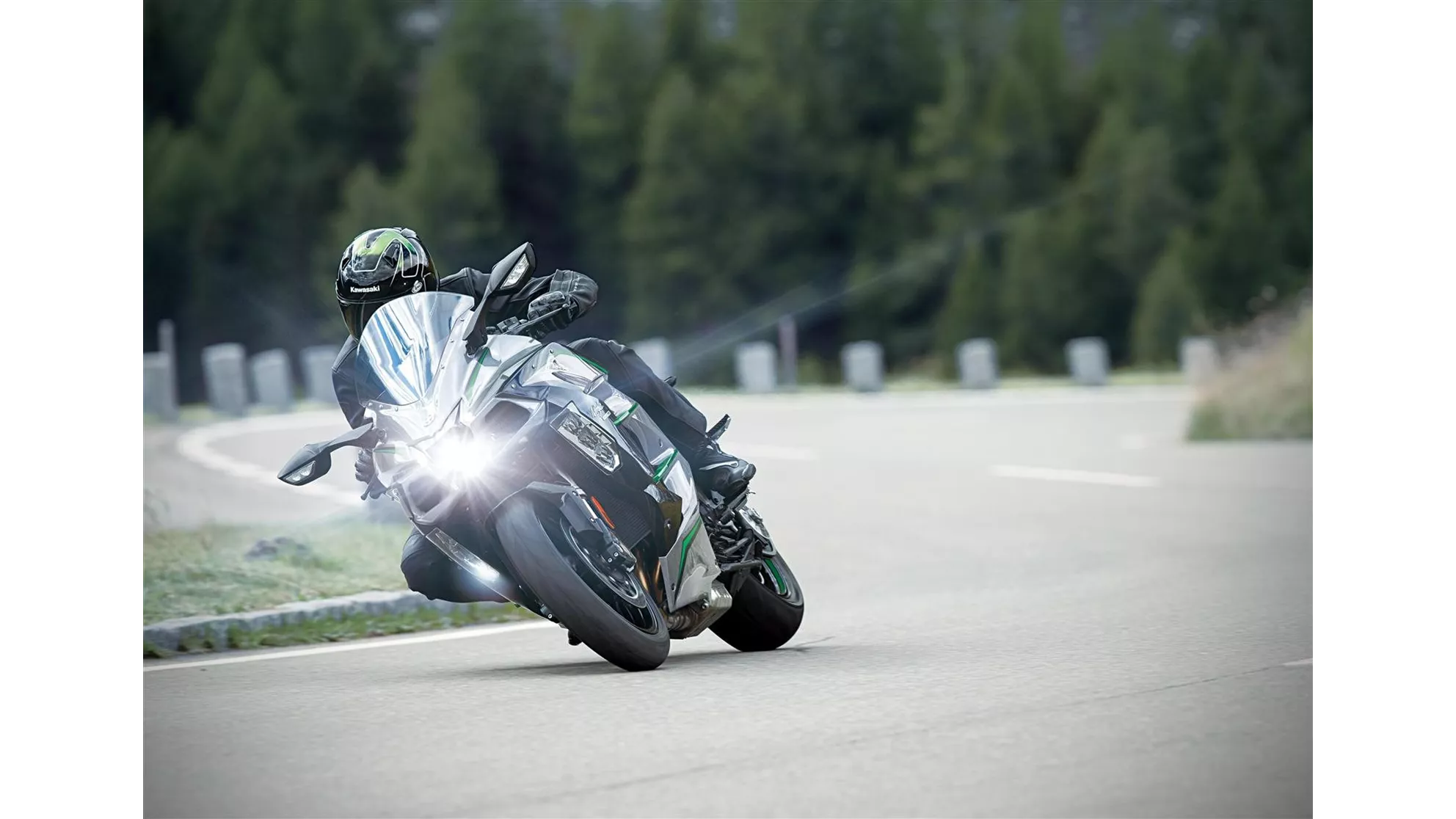 Kawasaki Ninja H2 SX SE+ - Image 20 Kawasaki Ninja H2 SX SE+ - Image 20