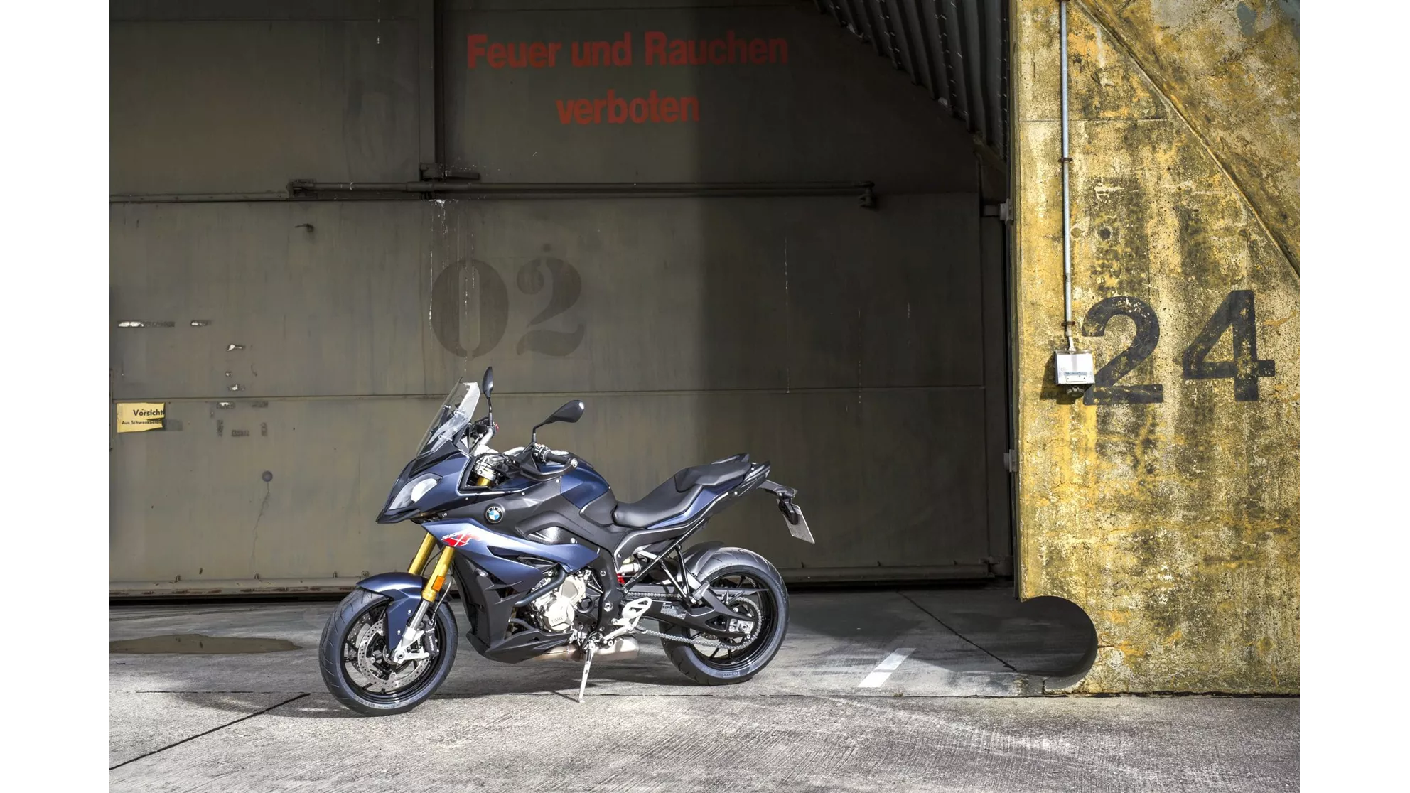 BMW S 1000 XR - Image 9 BMW S 1000 XR - Image 9