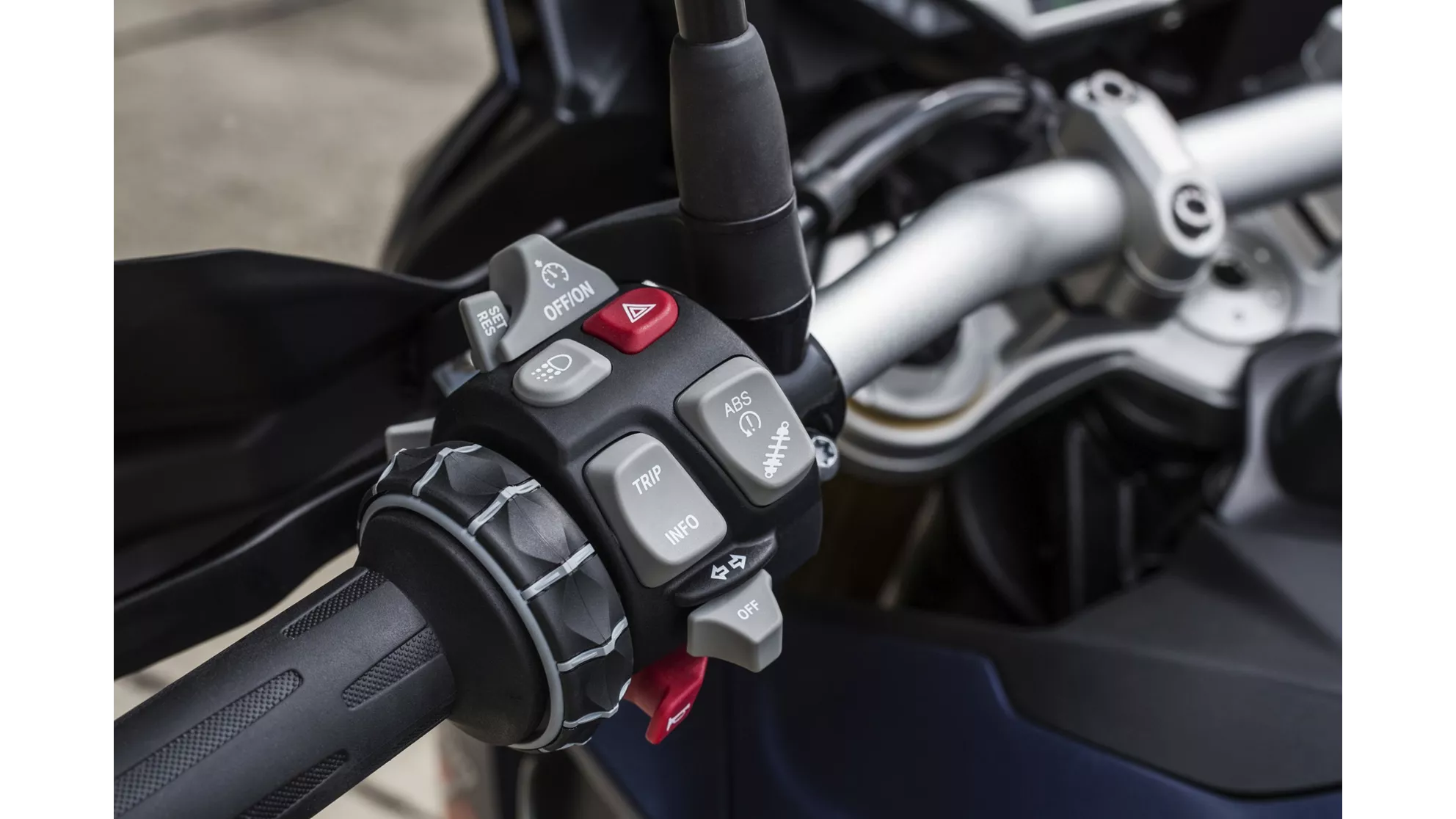 BMW S 1000 XR - Image 20 BMW S 1000 XR - Image 20