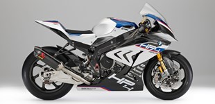 BMW M 1000 RR 2022 vs BMW HP4 RACE 2019