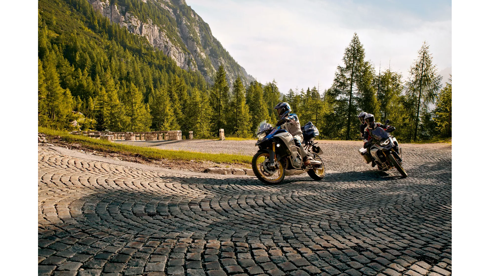 BMW F 850 GS Adventure - Image 5 BMW F 850 GS Adventure - Image 5