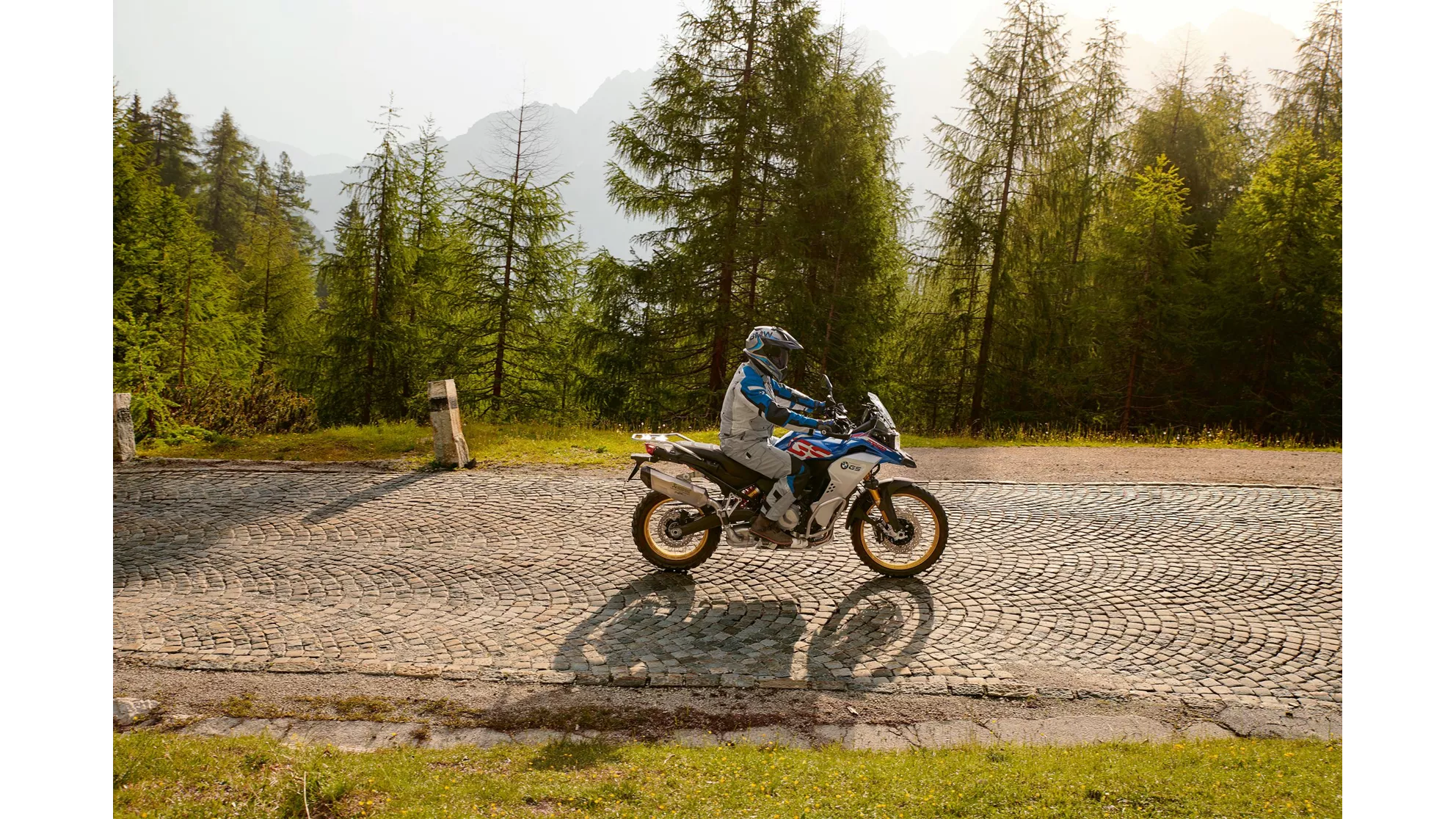 BMW F 850 GS Adventure - Image 18 BMW F 850 GS Adventure - Image 18
