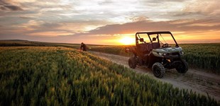 CFMOTO UFORCE 600 DLX 2023 vs Can-Am Traxter DPS HD9 2019