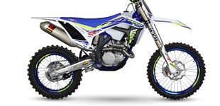 Sherco 300 SCF Factory 2019 vs Fantic XMF 125 Competition 2025