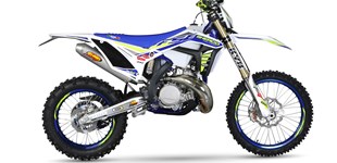 KTM 300 EXC Sixdays 2023 vs Sherco 300 SE Factory 2019