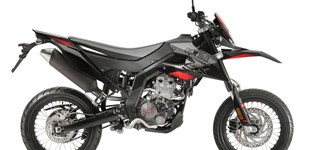 KTM 690 SMC R 2021 vs Aprilia SX 125 Supermoto 2019