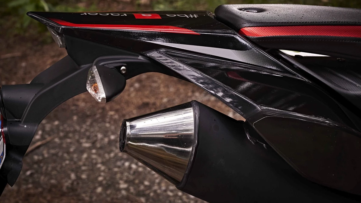 Aprilia RX 125 Bild 3: Aprilia RX 125