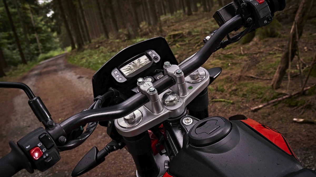 Aprilia RX 125 Bild 23: Aprilia RX 125