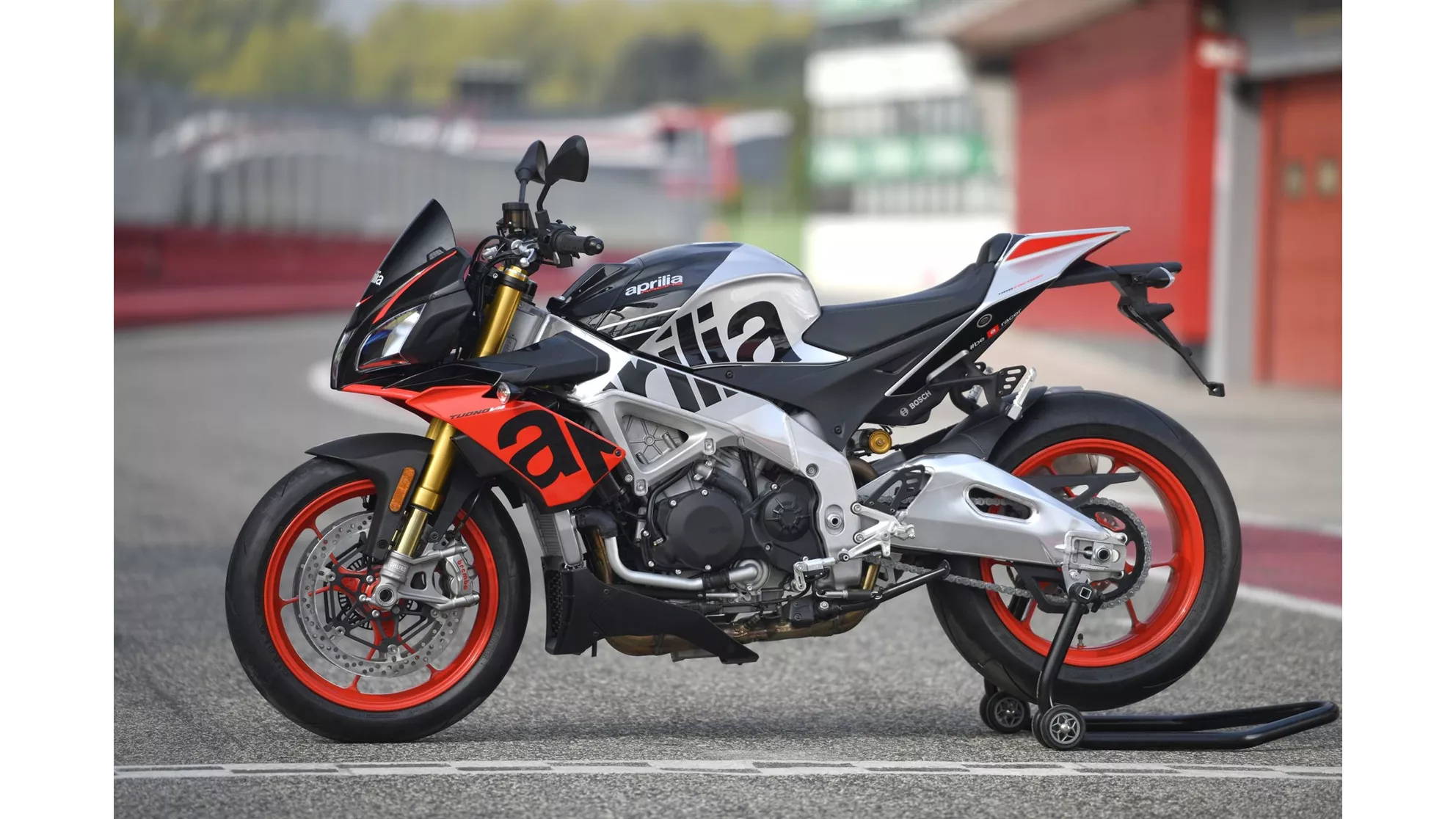 Aprilia Tuono V4 1100 Factory - Image 8 Aprilia Tuono V4 1100 Factory - Image 8