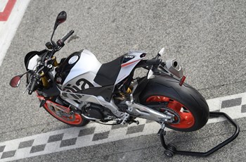 Aprilia Tuono V4 1100 Factory 2019 - Bild 12 Aprilia Tuono V4 1100 Factory 2019 - Bild 12