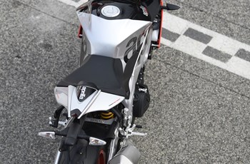 Aprilia Tuono V4 1100 Factory 2019 - Bild 14 Aprilia Tuono V4 1100 Factory 2019 - Bild 14