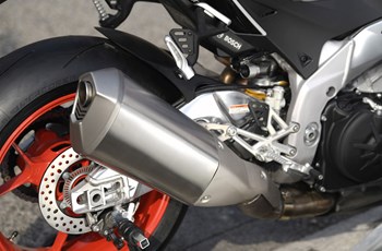 Aprilia Tuono V4 1100 Factory 2019 - Bild 18 Aprilia Tuono V4 1100 Factory 2019 - Bild 18