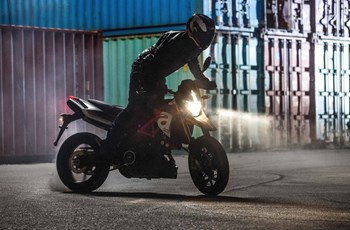 Aprilia Dorsoduro 900 2019 - Bild 4 Aprilia Dorsoduro 900 2019 - Bild 4