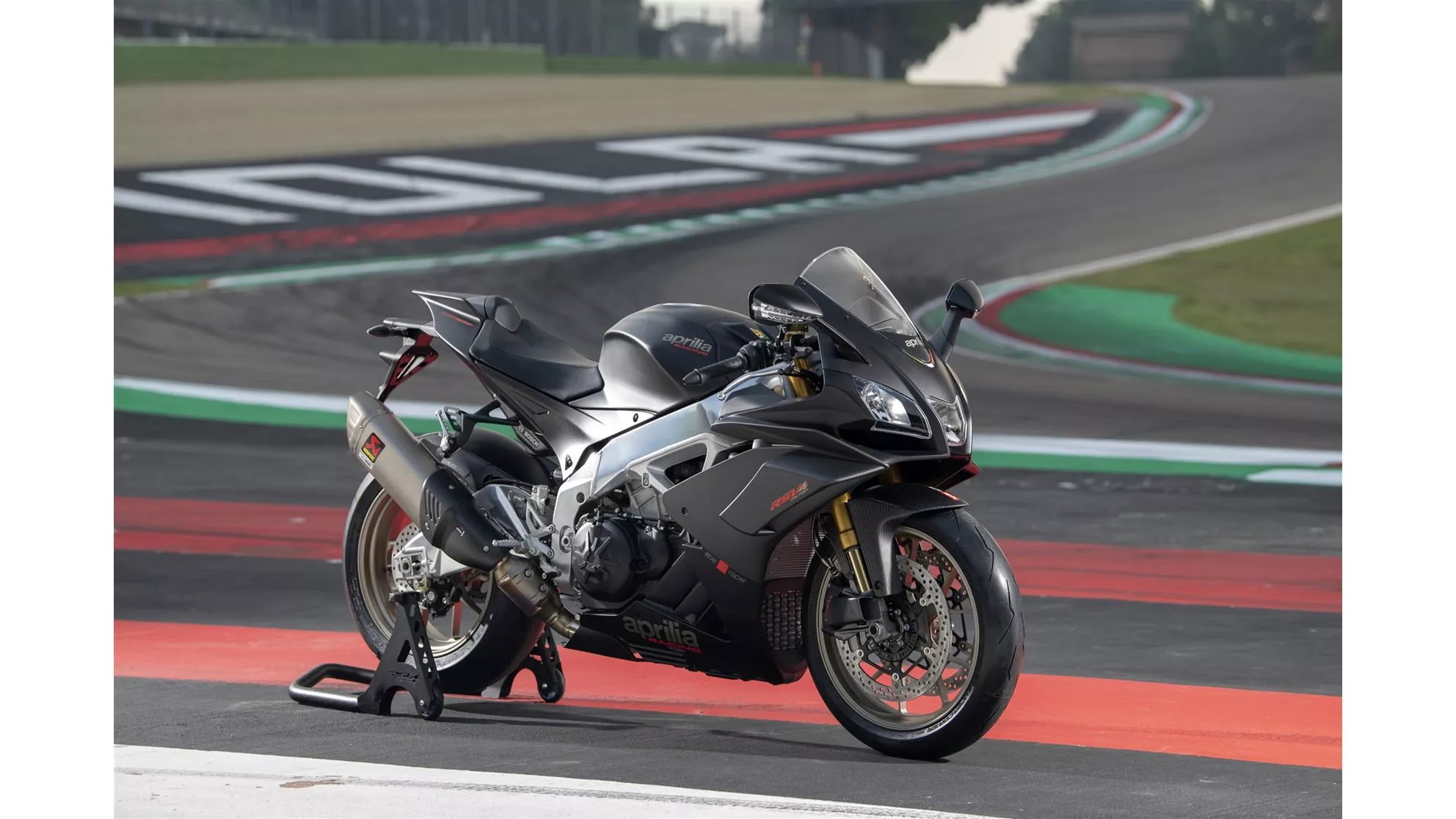 Aprilia RSV4 1100 Factory - Image 1 Aprilia RSV4 1100 Factory - Image 1