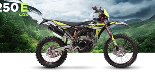 Fantic 250E Casa 2019 vs Yamaha WR 250R 2012