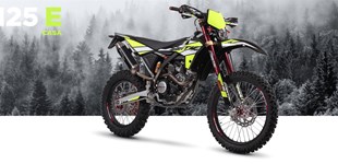 Beta RR 125 4T 2020 vs Fantic 125E Casa 2019