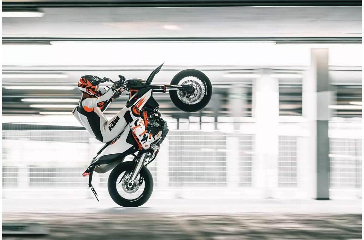 KTM 690 SMC R KTM 690 SMC R