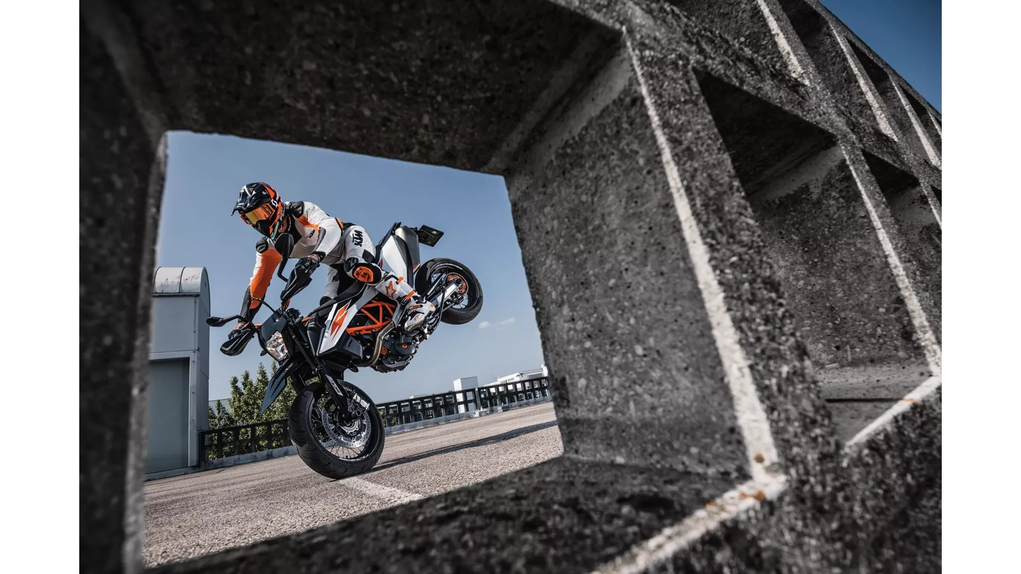 KTM 690 SMC R - Image 7 KTM 690 SMC R - Image 7