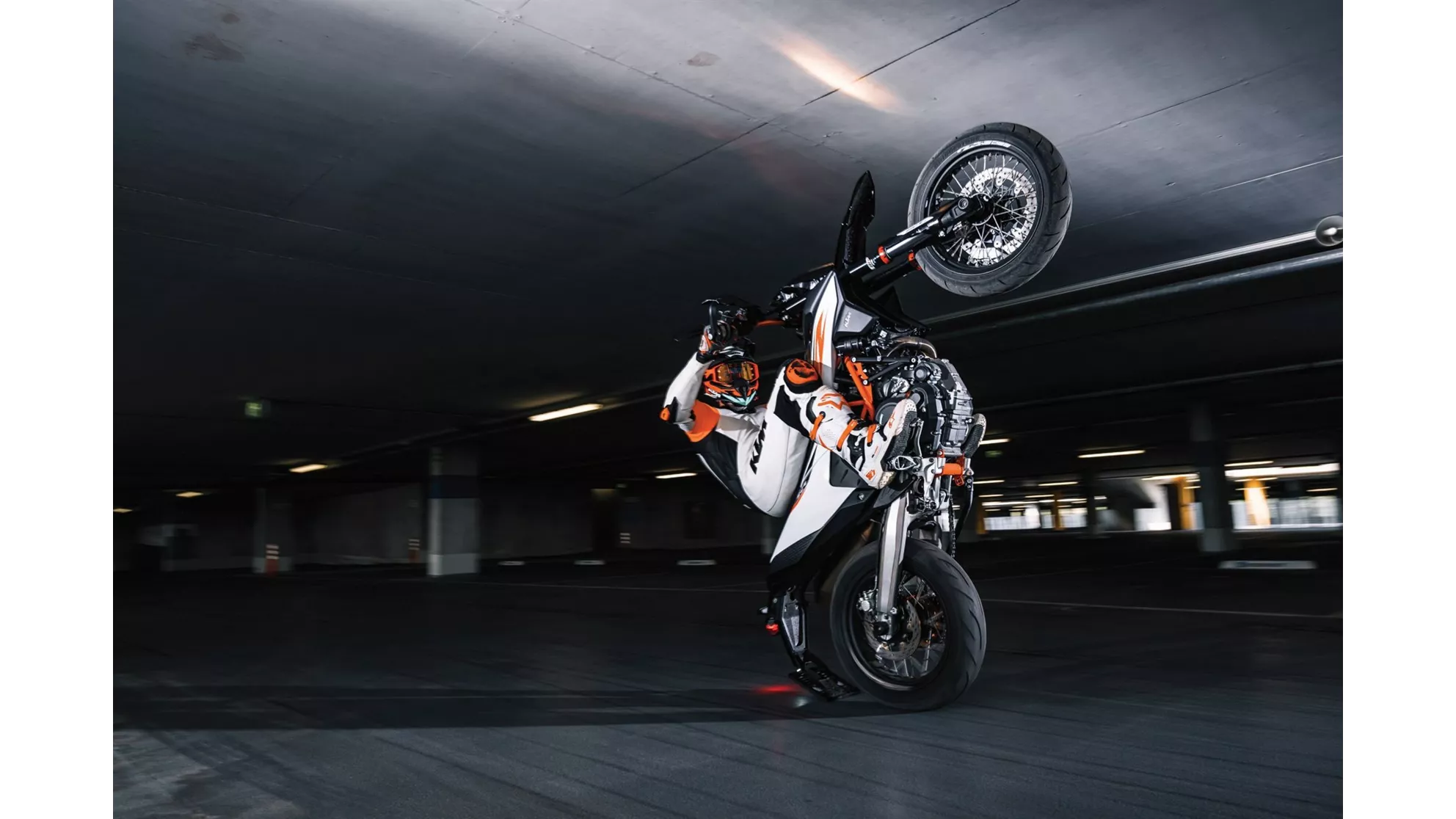 KTM 690 SMC R - Image 8 KTM 690 SMC R - Image 8