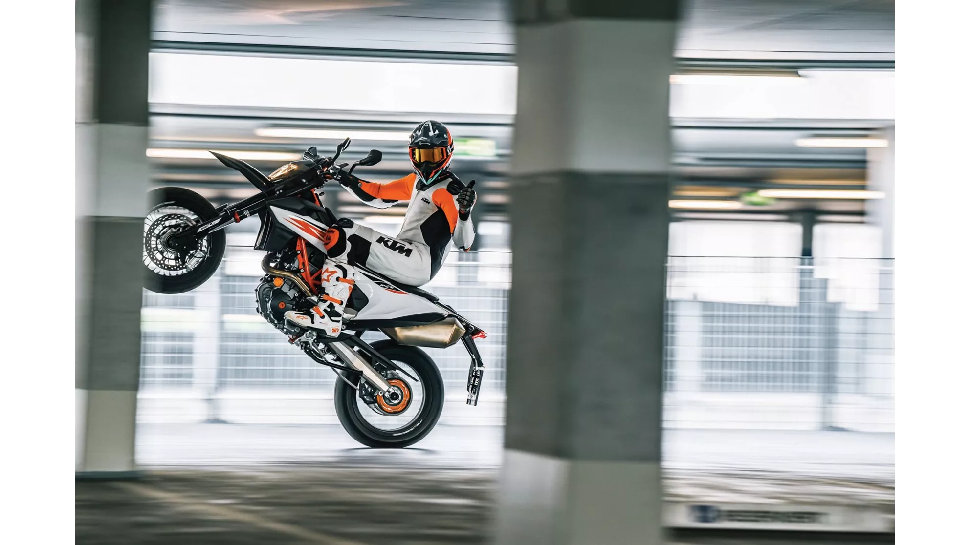 KTM 690 SMC R - Image 9 KTM 690 SMC R - Image 9