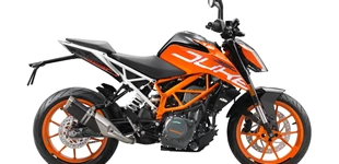 KTM 390 Duke 2020 vs Kawasaki Ninja 300 2017 KTM 390 Duke 2020 vs Kawasaki Ninja 300 2017