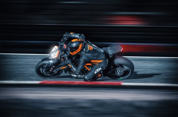 KTM 1290 Super Duke R 2020 - Bild 9 KTM 1290 Super Duke R 2020 - Bild 9
