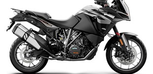 KTM 1290 Super Adventure S 2020 vs CFMOTO 800MT Touring 2023