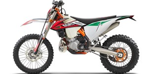 KTM 300 EXC TPI Erzberg Edition 2023 vs KTM 250 EXC TPI Sixdays 2020