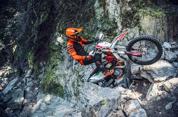 KTM 450 EXC-F SIX DAYS 2020 - Bild 4