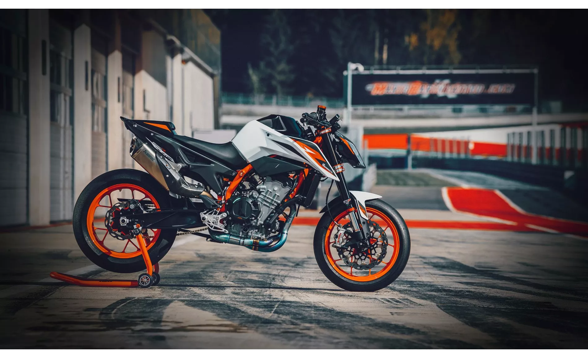 KTM 890 Duke R 2020