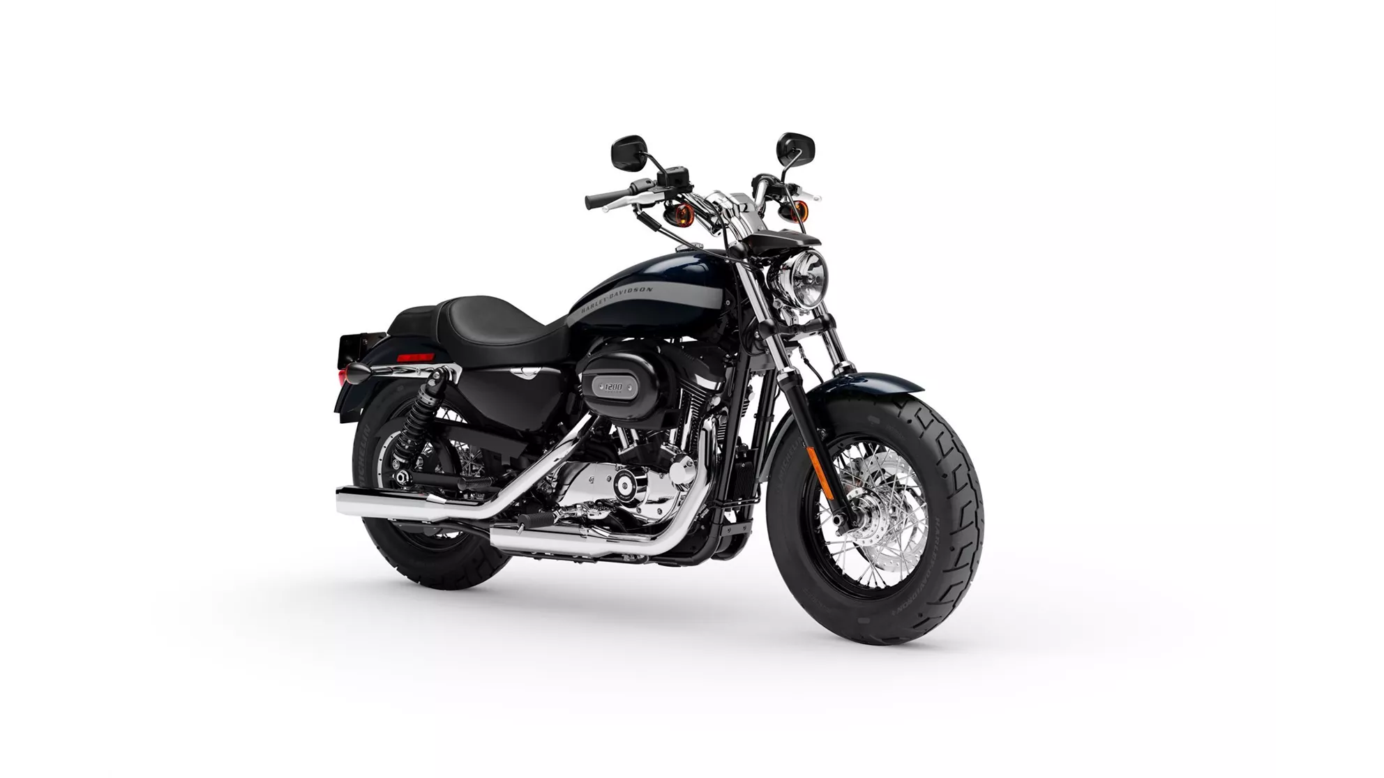 Harley-Davidson Sportster XL 1200C Custom - Obrázok 4