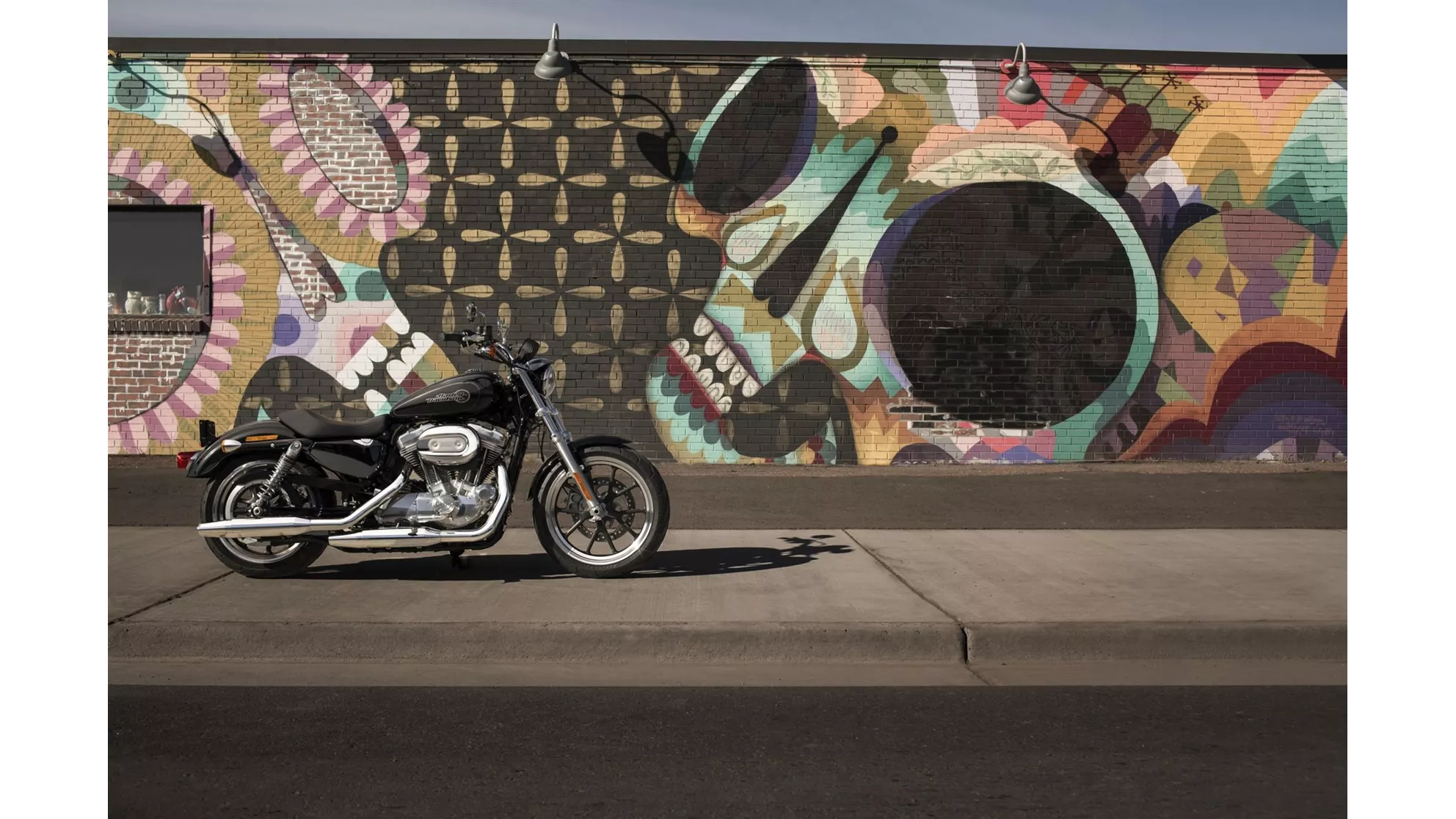 Harley-Davidson Sportster XL 883 L SuperLow - Obrázek 2